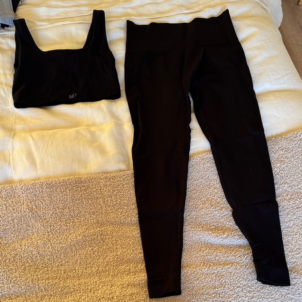 Set Active Sculptflex leggings & box cut top